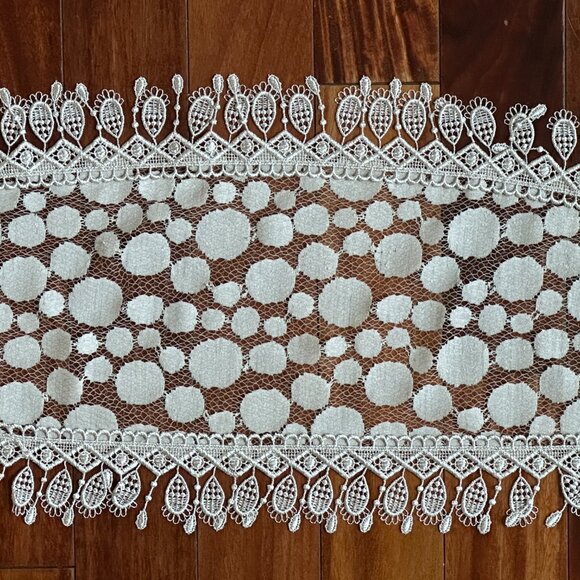 CHICO'S LACE WEAVE FASHION SCARF:PRE-OWNED  EXCELLENT CONDITION. IVORY - Picture 12 of 15